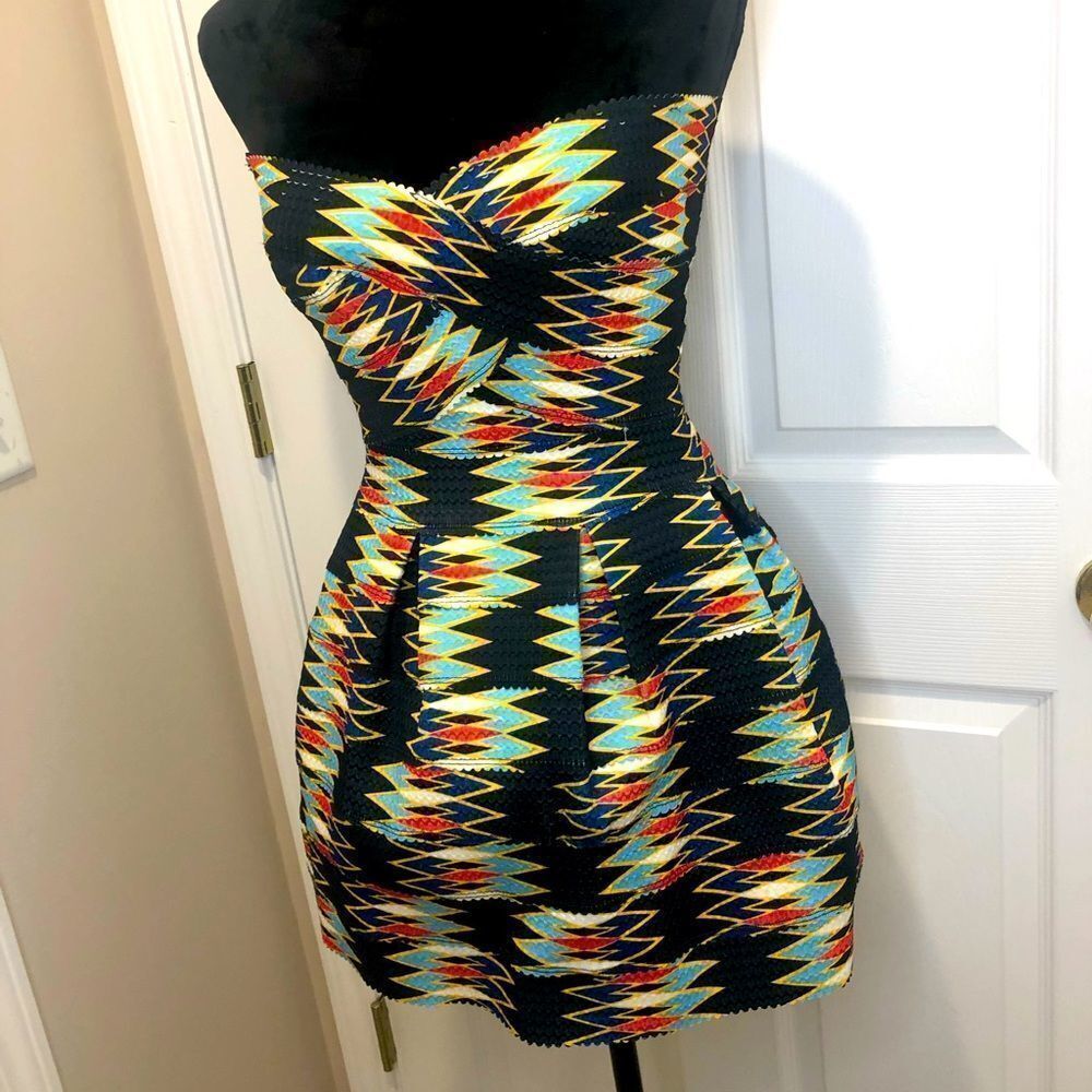 Luxxel strapless geometric design mini cocktail party dress, size small - Picture 1 of 10